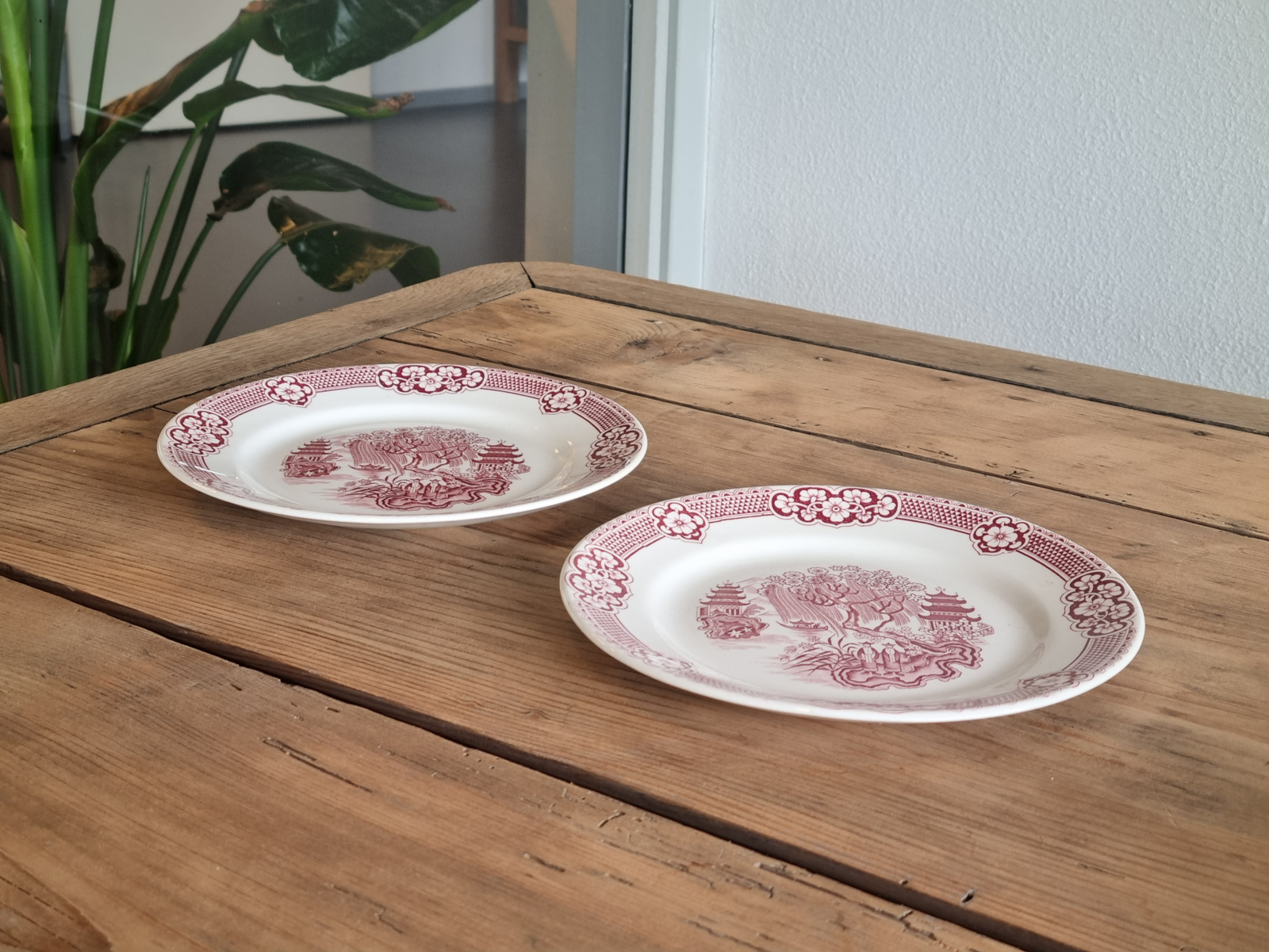 Regout decor Chinois rood set 2x ontbijtbordje
