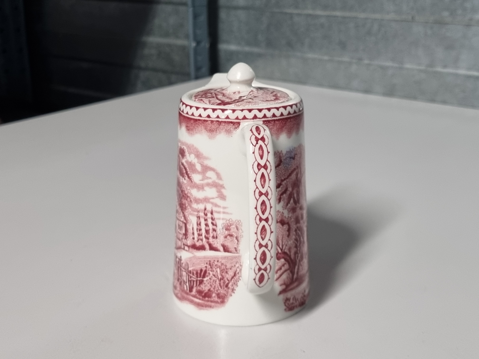 Engels rood Wood & Sons Burslem decor Woodland schenkkannetje