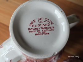 Engels rood Hostess Tableware Merrie Olde England koffiepot theepot