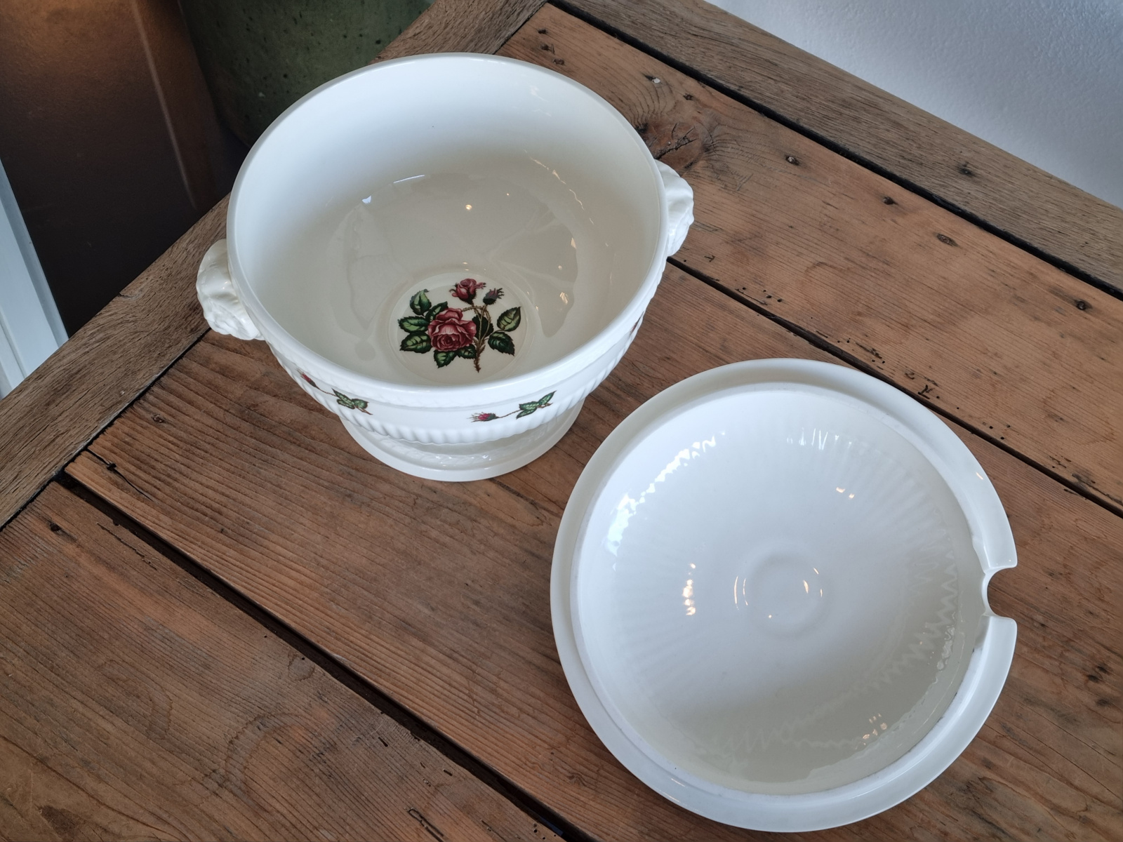 Wedgwood Moss Rose soepterrine, hoge dekschaal terrine 22 cm
