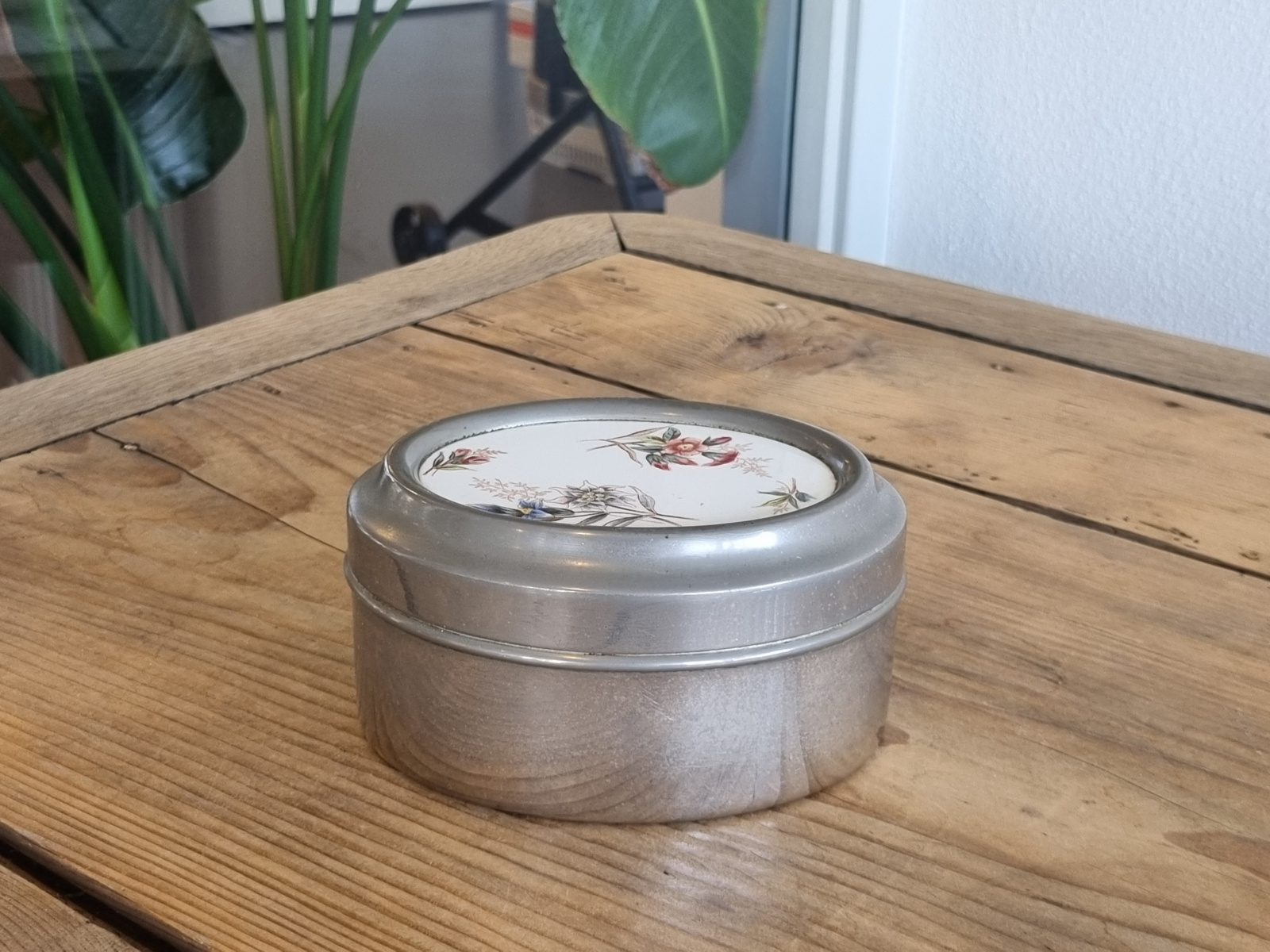 Vintage Doosje van metaal met bloemen print (ovaal model)