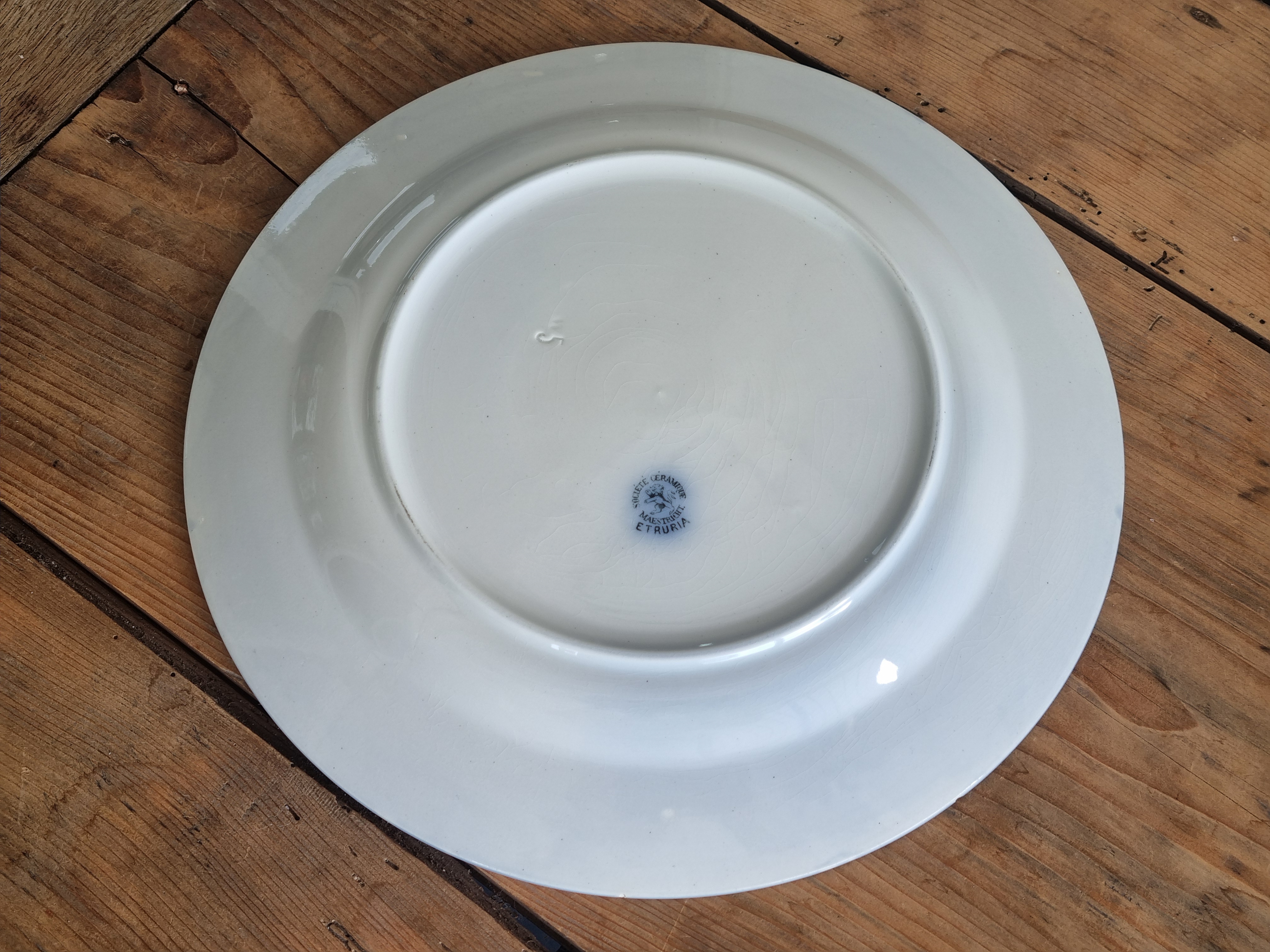 Societe Ceramique Etruria vloeiblauw groot rond bord 32,5 cm