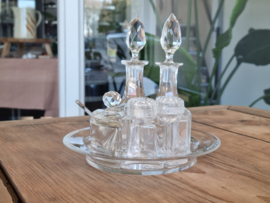 Glas Glazen model Art Deco Menagere met olieflesjes