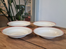 Societe Ceramique creme met rood/zwart randje Set 4x Diep Pasta Curry Bord 23,5 cm