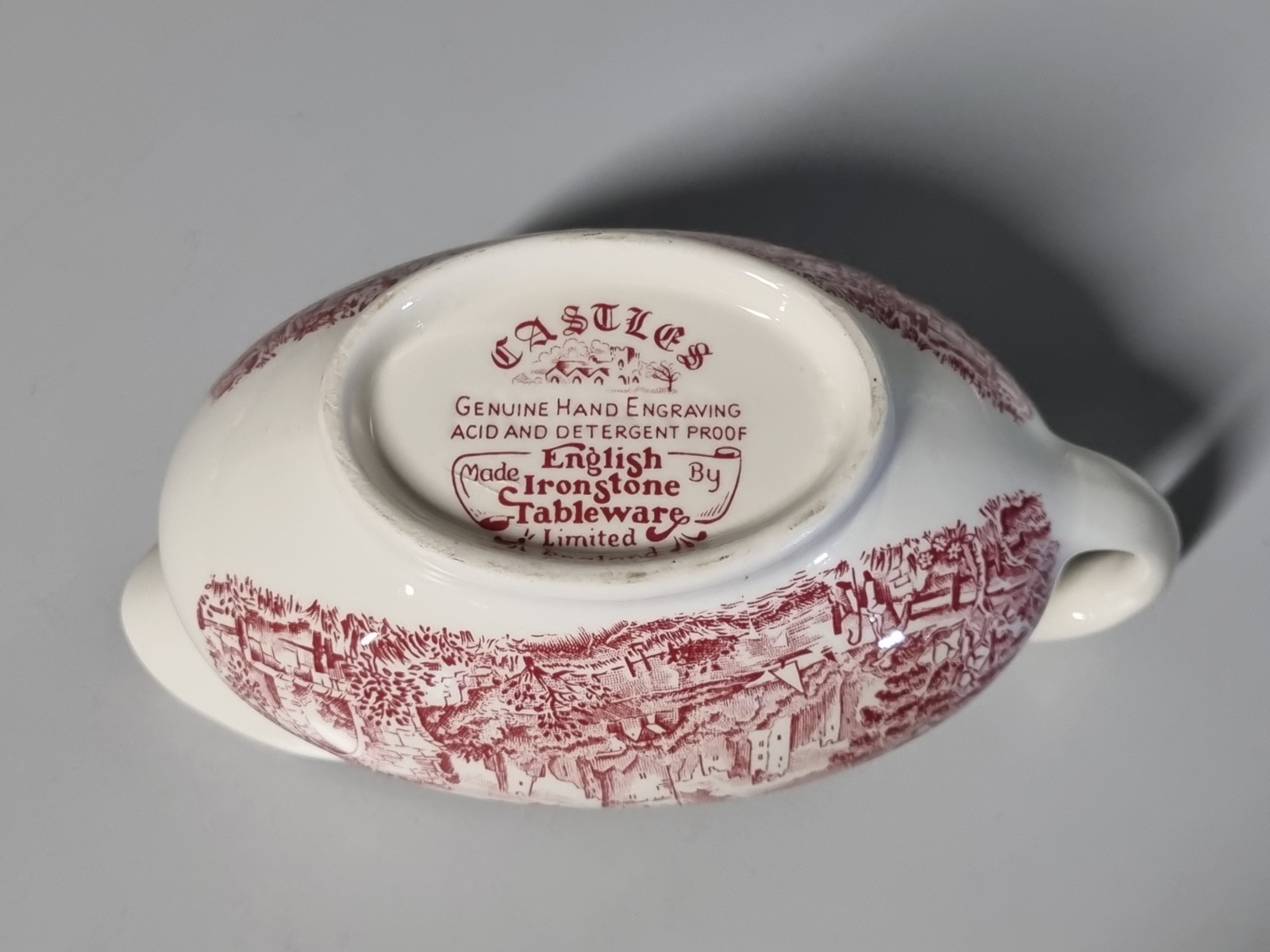 Engels rood Ironstone Castles Sauskom met oor (kasteel)