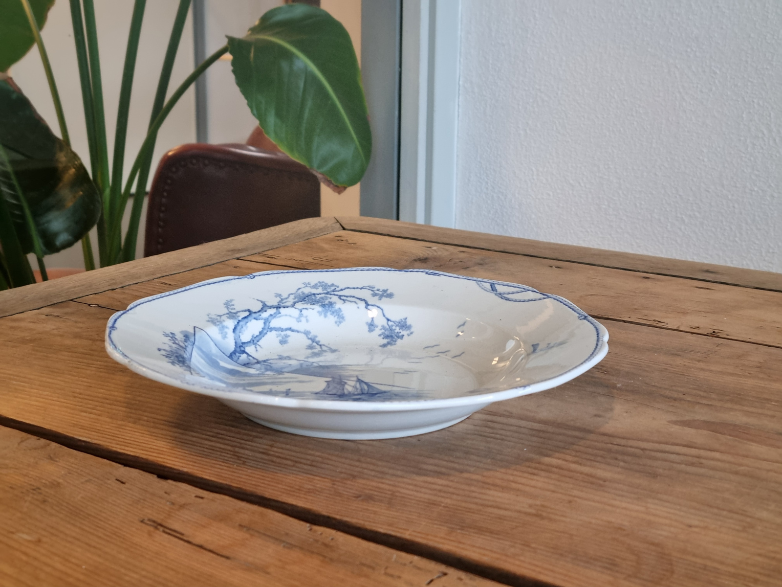 Petrus Regout Marines lichtblauw diep bord 23,5 cm (hoekig model, horizon)