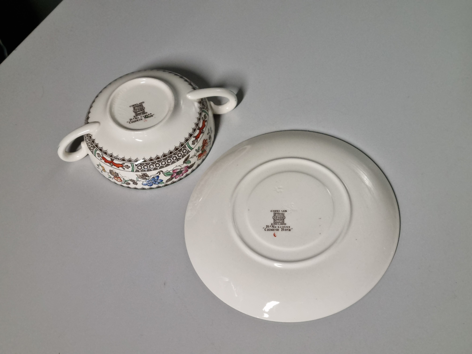 Engels Spode Copeland Chinese Rose soepkom met schotel (laag model)