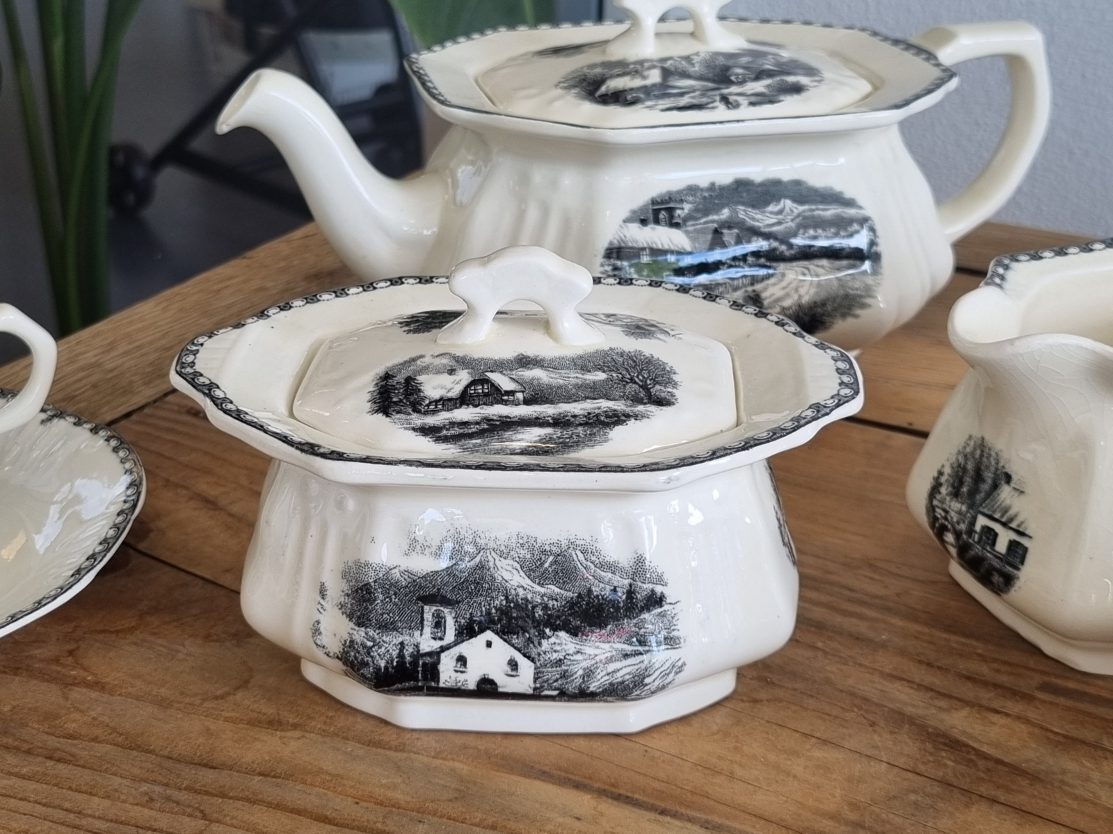 Landschap Zwart Societe Ceramiquet Theeservies 4-pers. (hoekig model)
