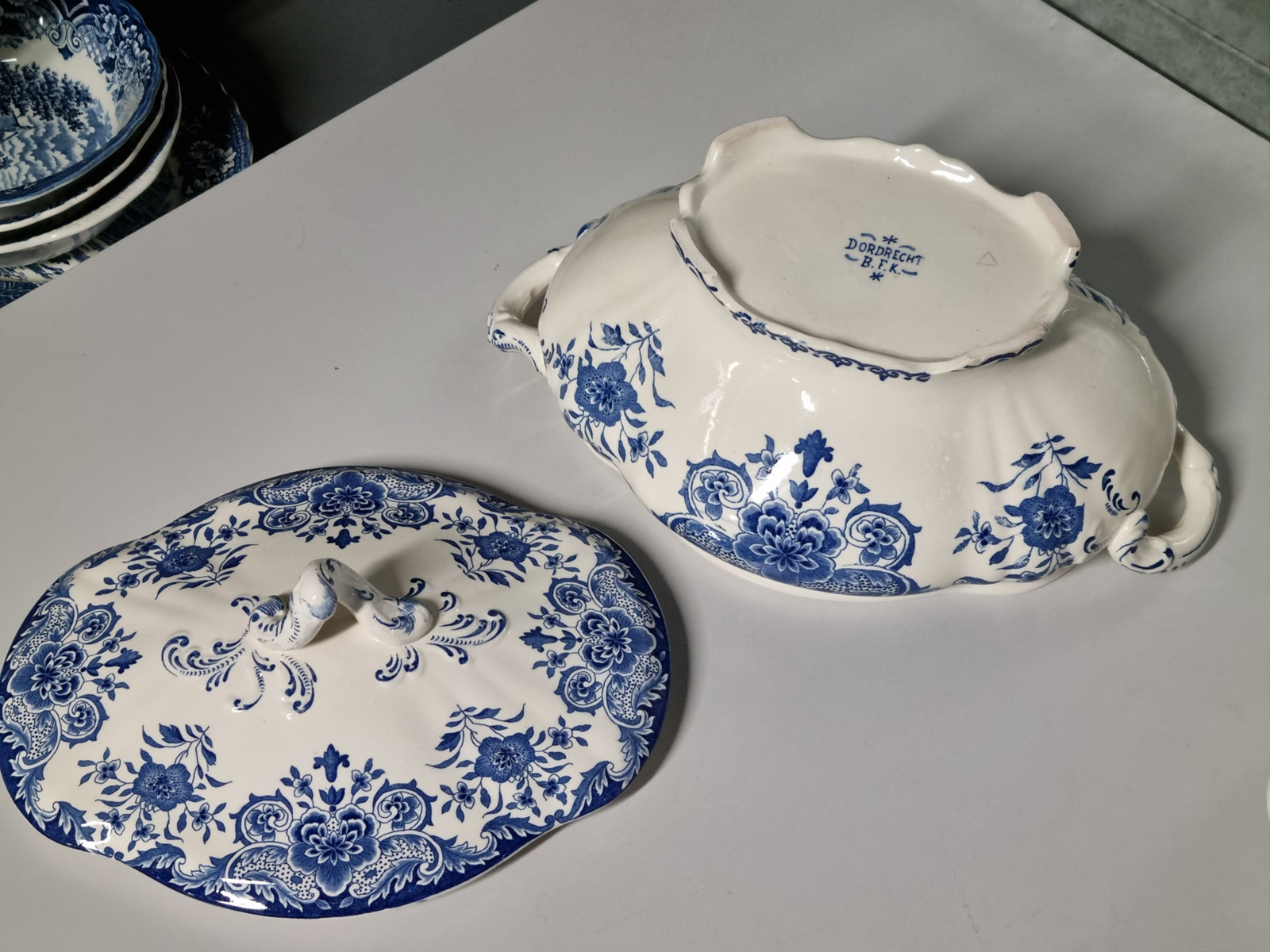 Boch BFK decor Dordrecht blauw grootste Dekschaal Terrine