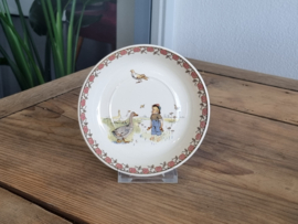 Frans Sarreguemines Enfants Schotel 13 cm (Afb. Gans/Jongetje)