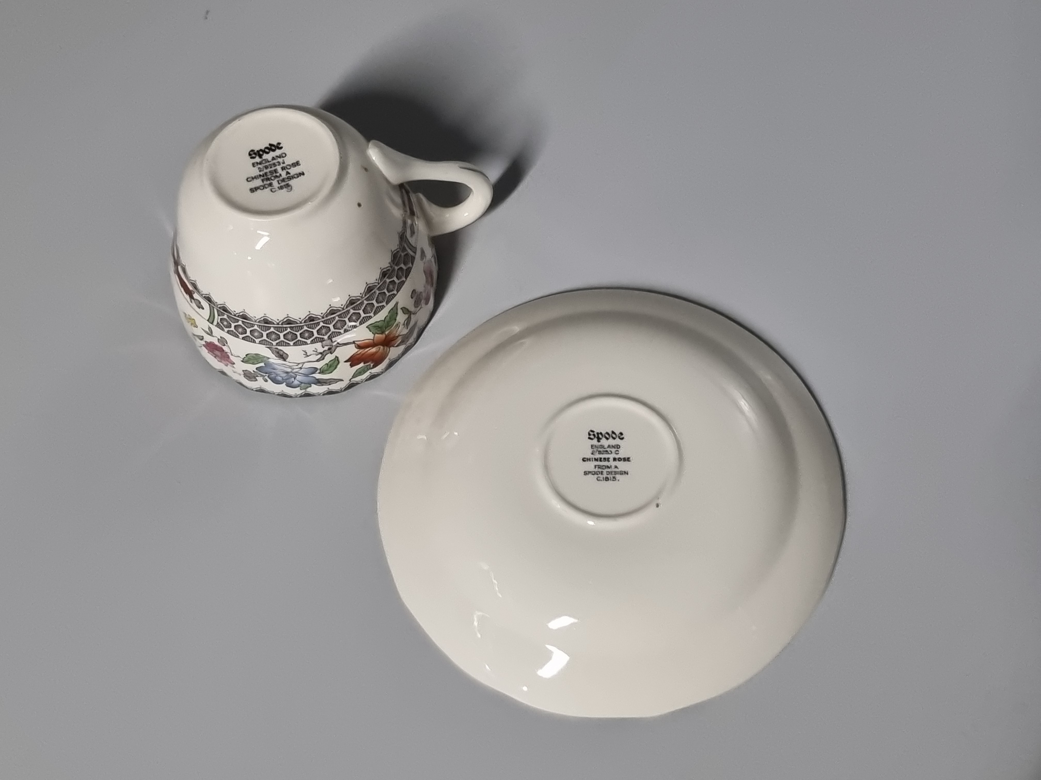 Engels Spode Copeland Chinese Rose koffie kop en schotel (nieuw stempel)