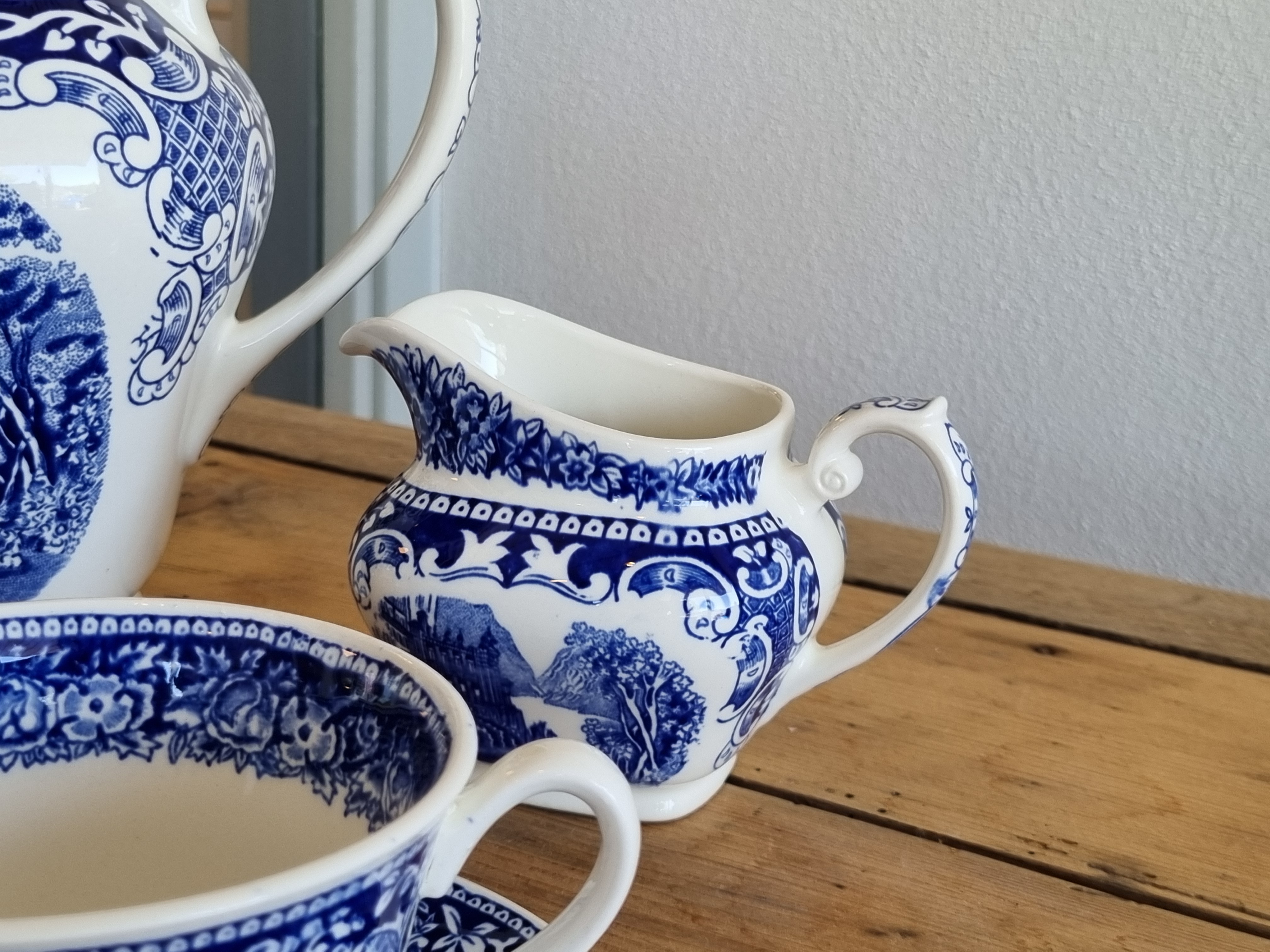 Regout Castillo Old England Cambridge blauw chocoladestel theestel voor 2 personen
