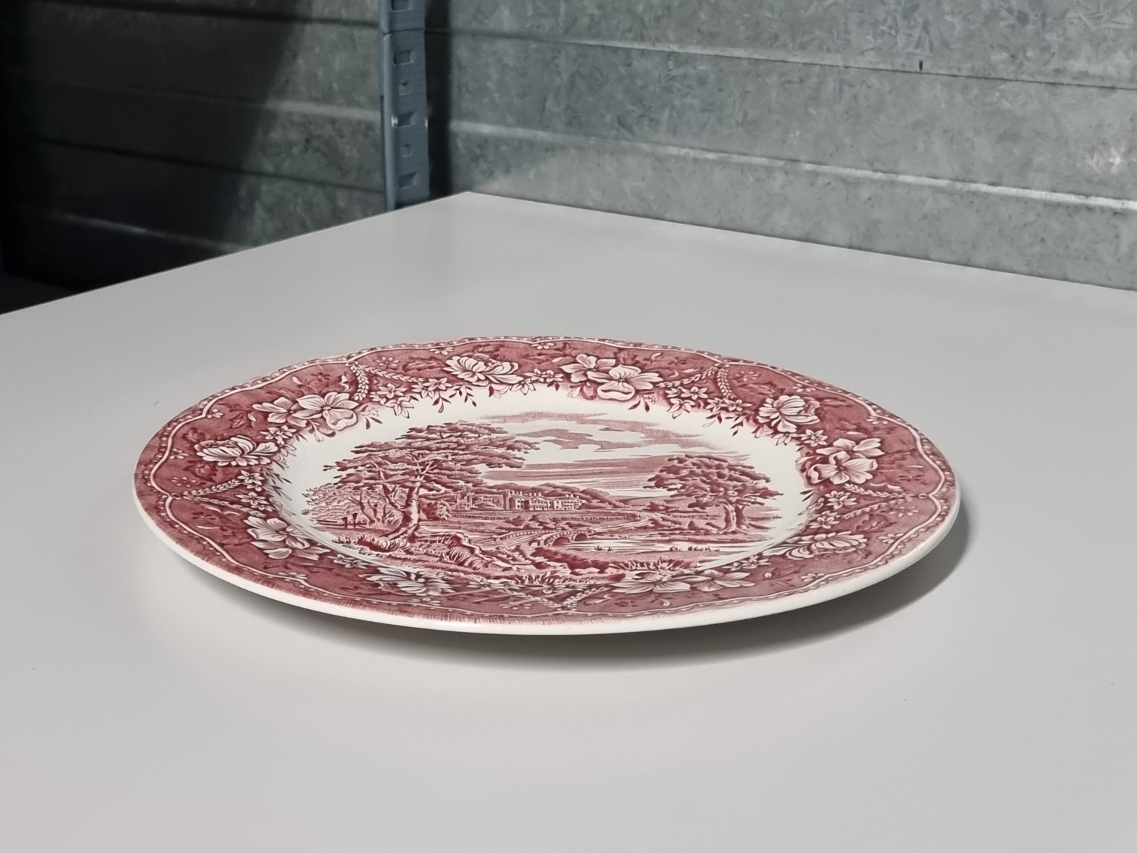 Engels rood Barrats decor Old Castle plat bord 25 cm