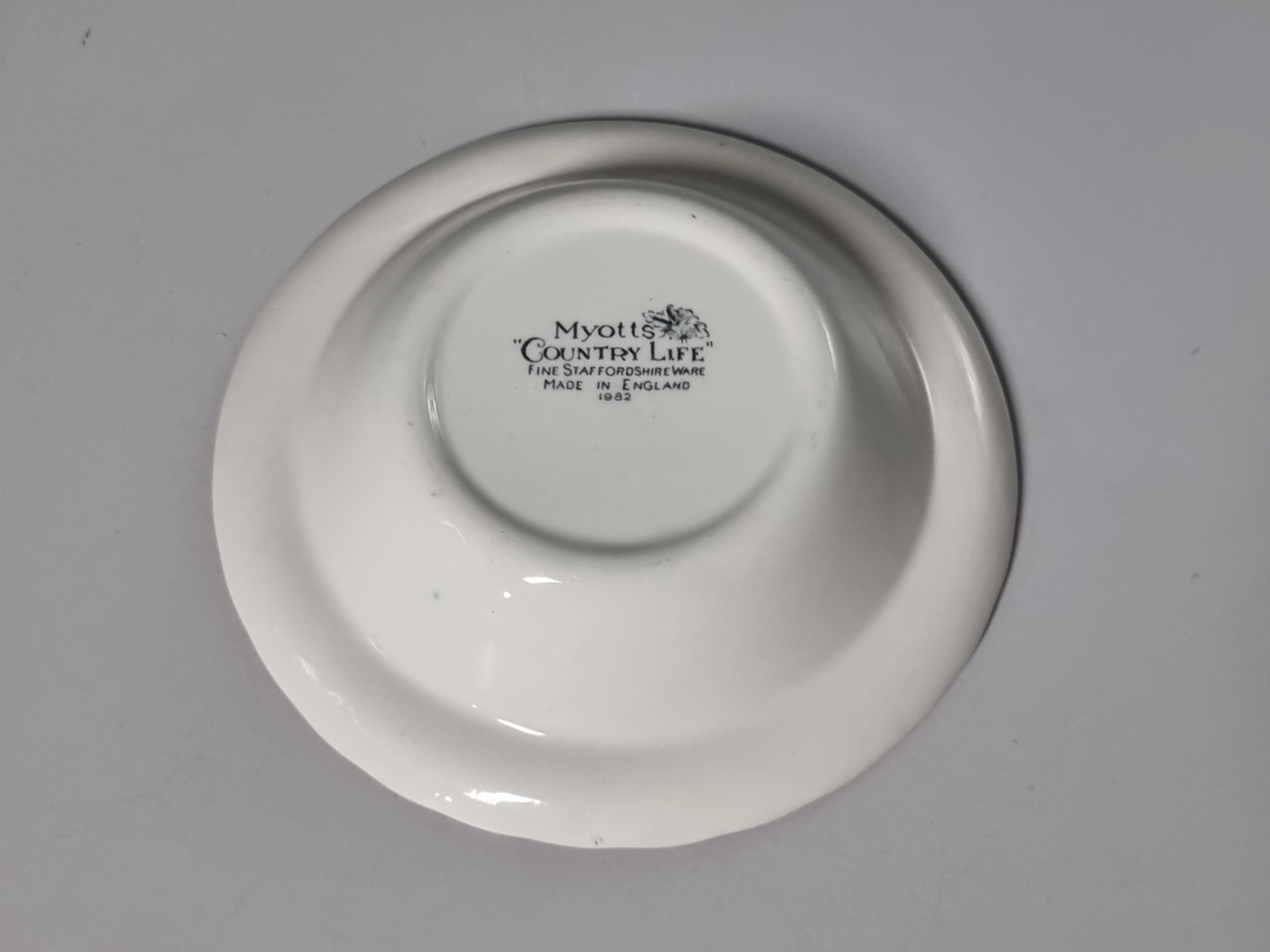 Engels rood Jachtservies Myott's Country Life rond schaaltje 16,5 cm