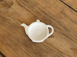 Wedgwood Edme Theezakjeslegger (model theepotje)