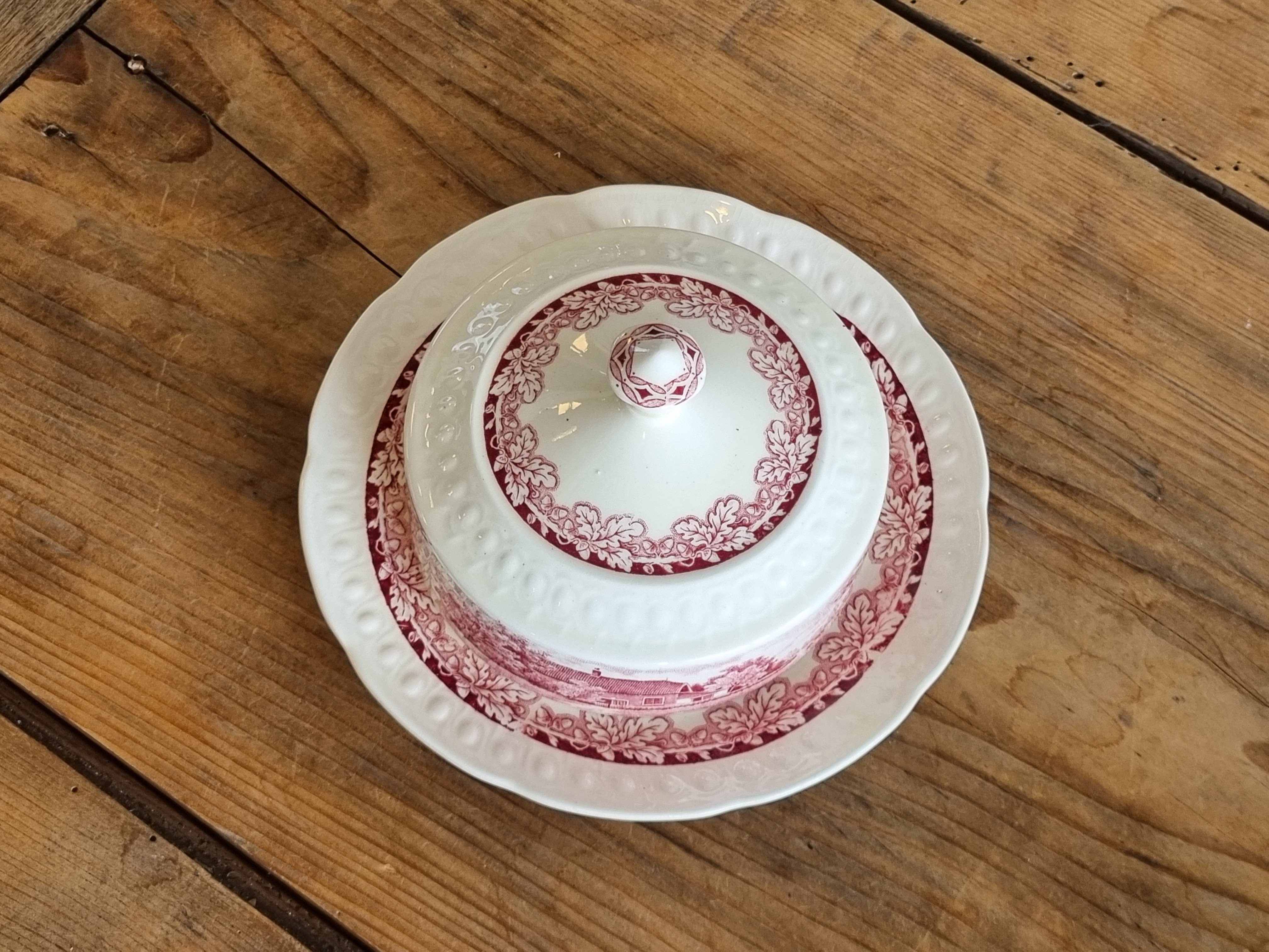 Boerenhoeve rood Societe Ceramique botervloot