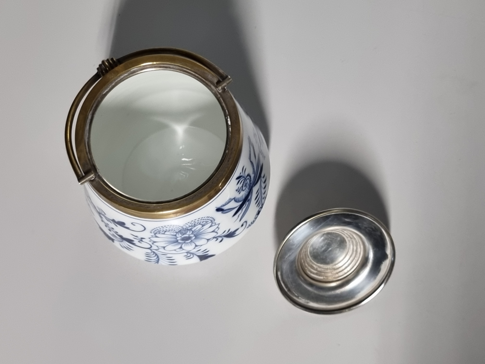 Zwiebelmuster onbekend Koekjespot met metalen greep