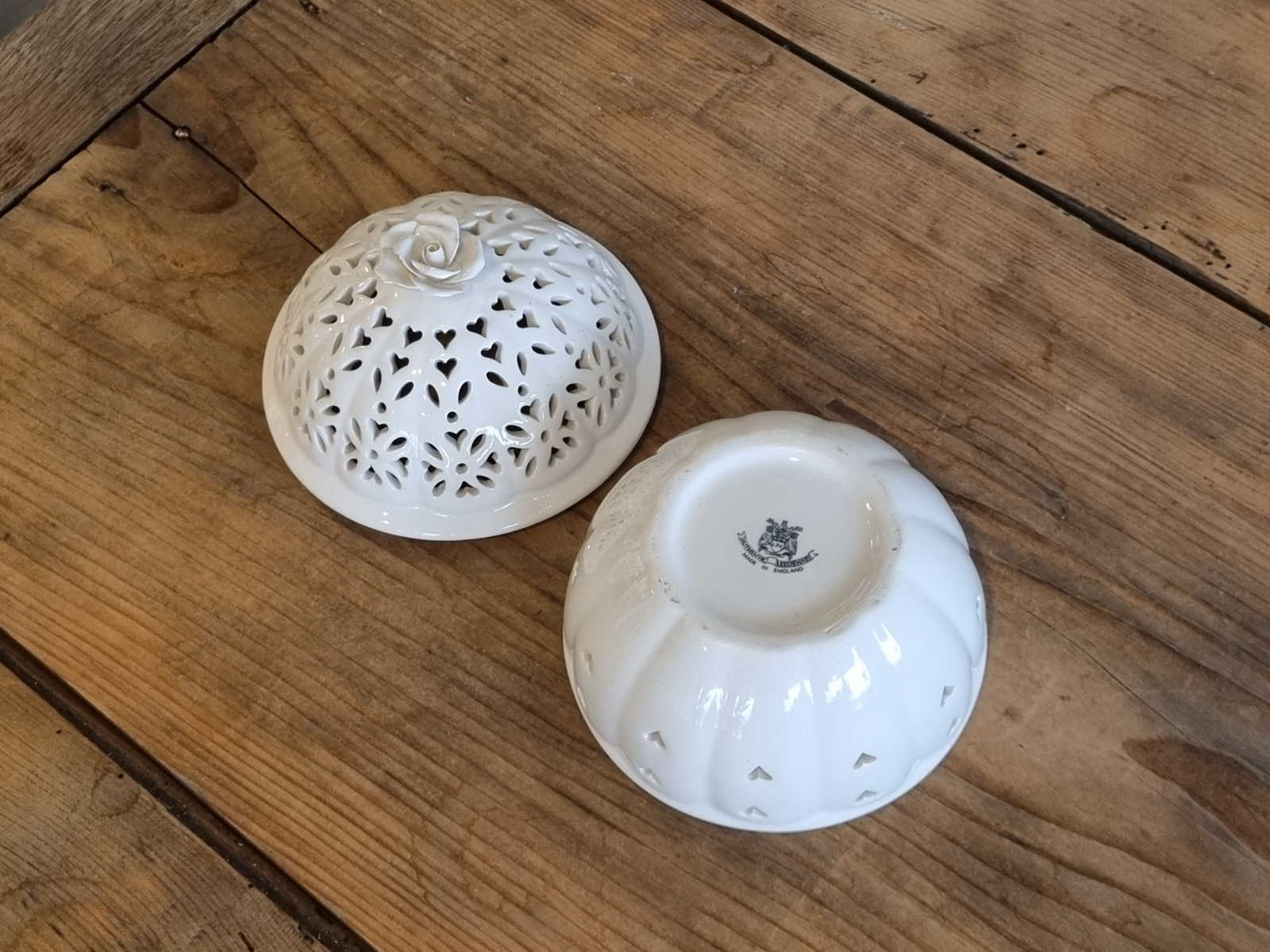 Authentic Leeds Pottery Doosje met roosje deksel (rond) groot