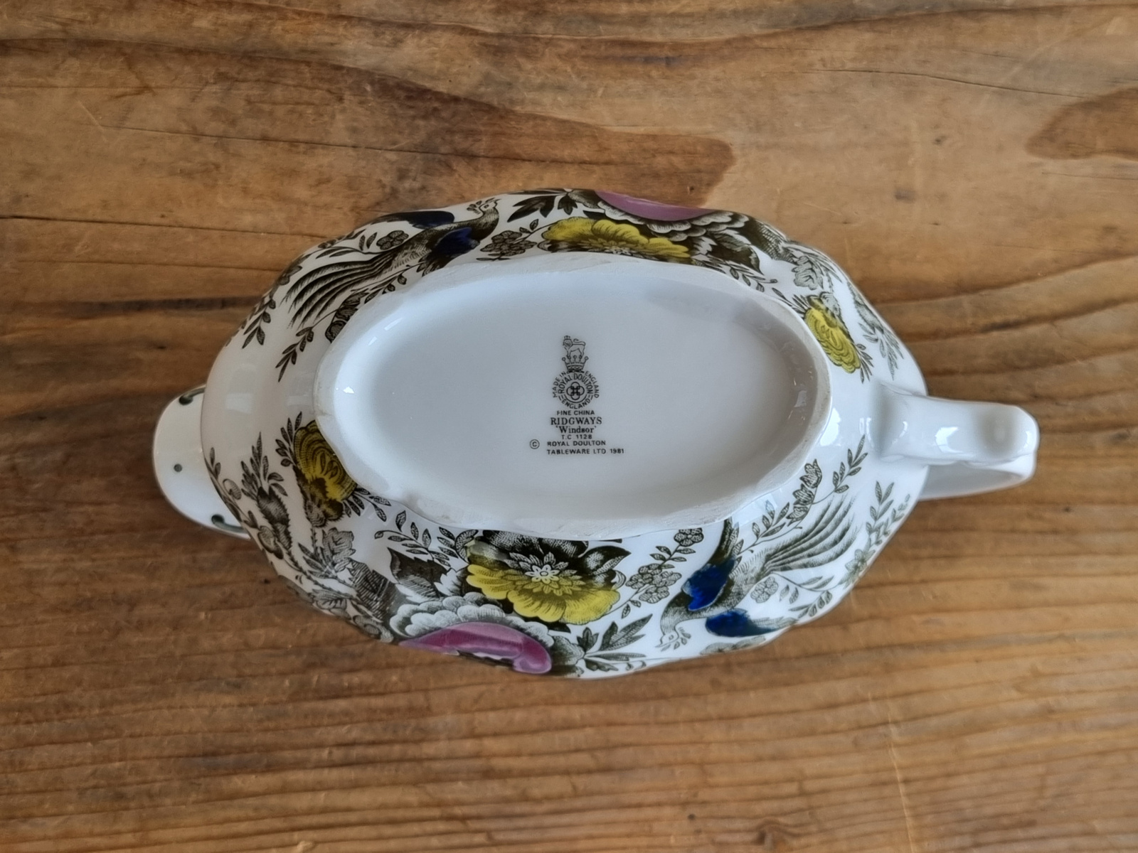 Engels Royal Doulton Ridgway Windsor gekleurd Sauskom met oor