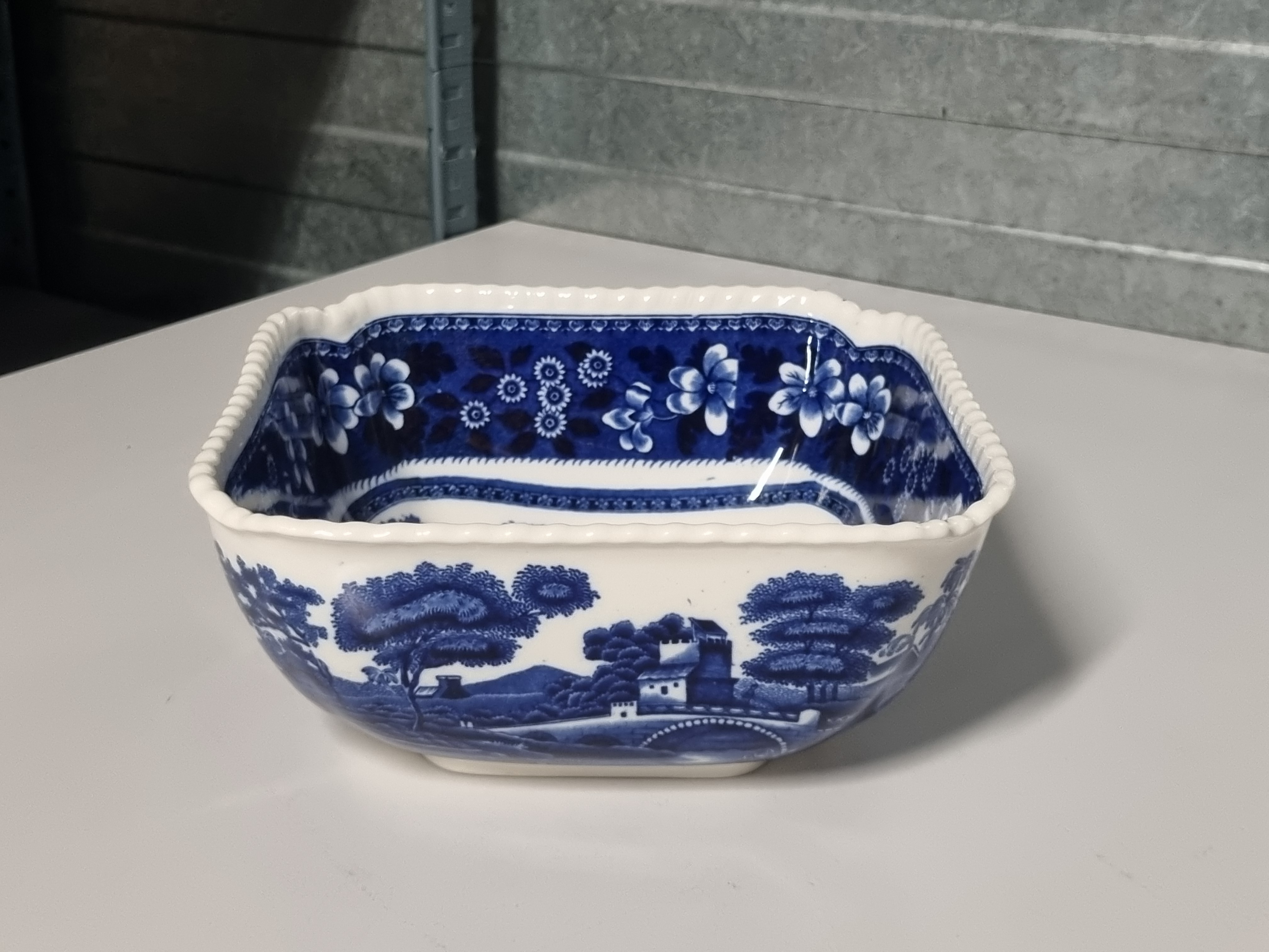 Engels Copeland Spode's Tower blauw hoge vierkante schaal