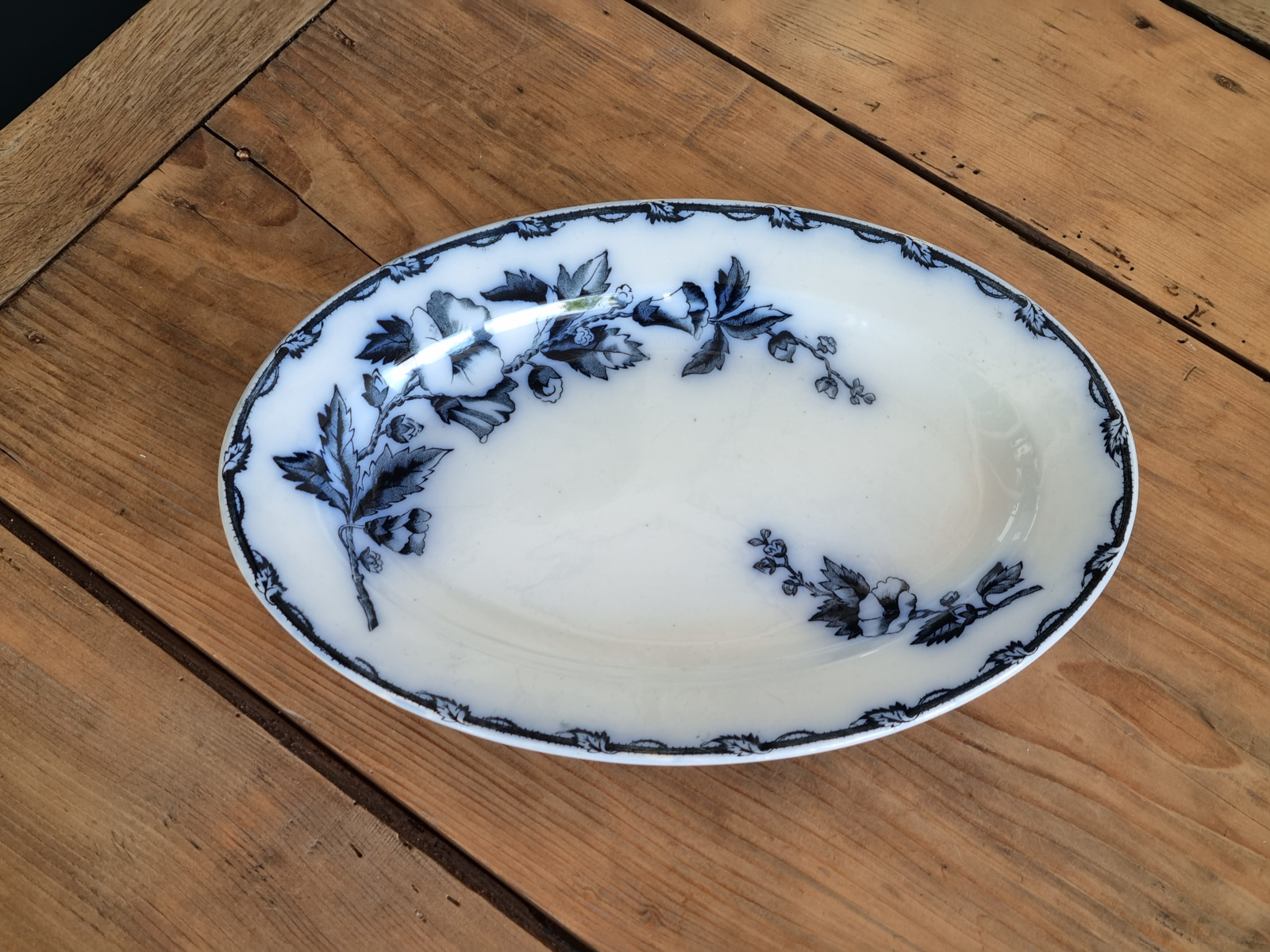 Societe Ceramique Etruria vloeiblauw ovale schaal 31,5 cm
