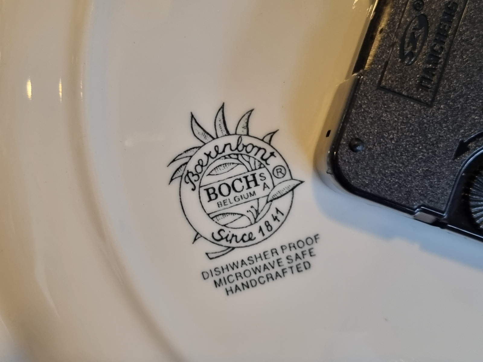 Boerenbont Boch Wandklok Klok 27 cm met rode rand (sierlijke wijzers)