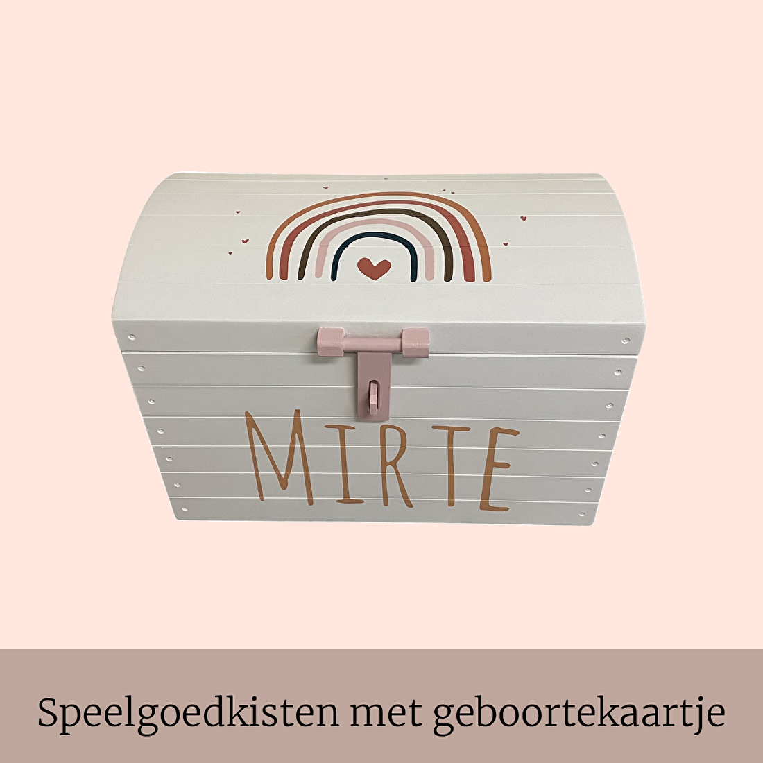 Speelgoedkisten met geboortekaartje