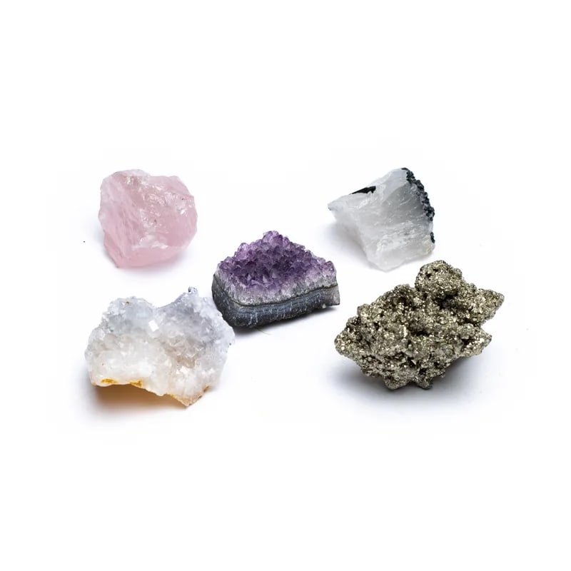 Geschenkdoosje met 5 ruwe kristallen