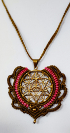 Macrame ketting met Levensbloem symbool