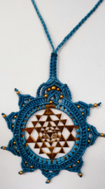 Macrame ketting met Sri Yantra symbool