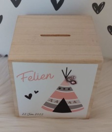 houten spaarpot met naam (en datum) tipi tent roze