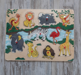 Houten puzzel wilde dieren / rivier plastic knop (met naam)