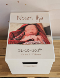 Geboortedoos met naam, foto en geboortegegevens-nougat
