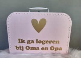 Koffertje ''ik ga logeren bij oma en opa'' div. kleuren