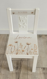 Stoeltje met naam Wildflowers beige
