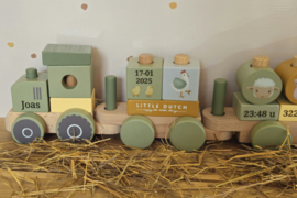 Little Dutch Little Farm blokkentrein traktor met geboortegegevens
