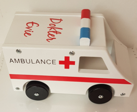 Houten ambulance (met naam)