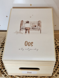 Houten herinneringskist met naam van geboortekaartje