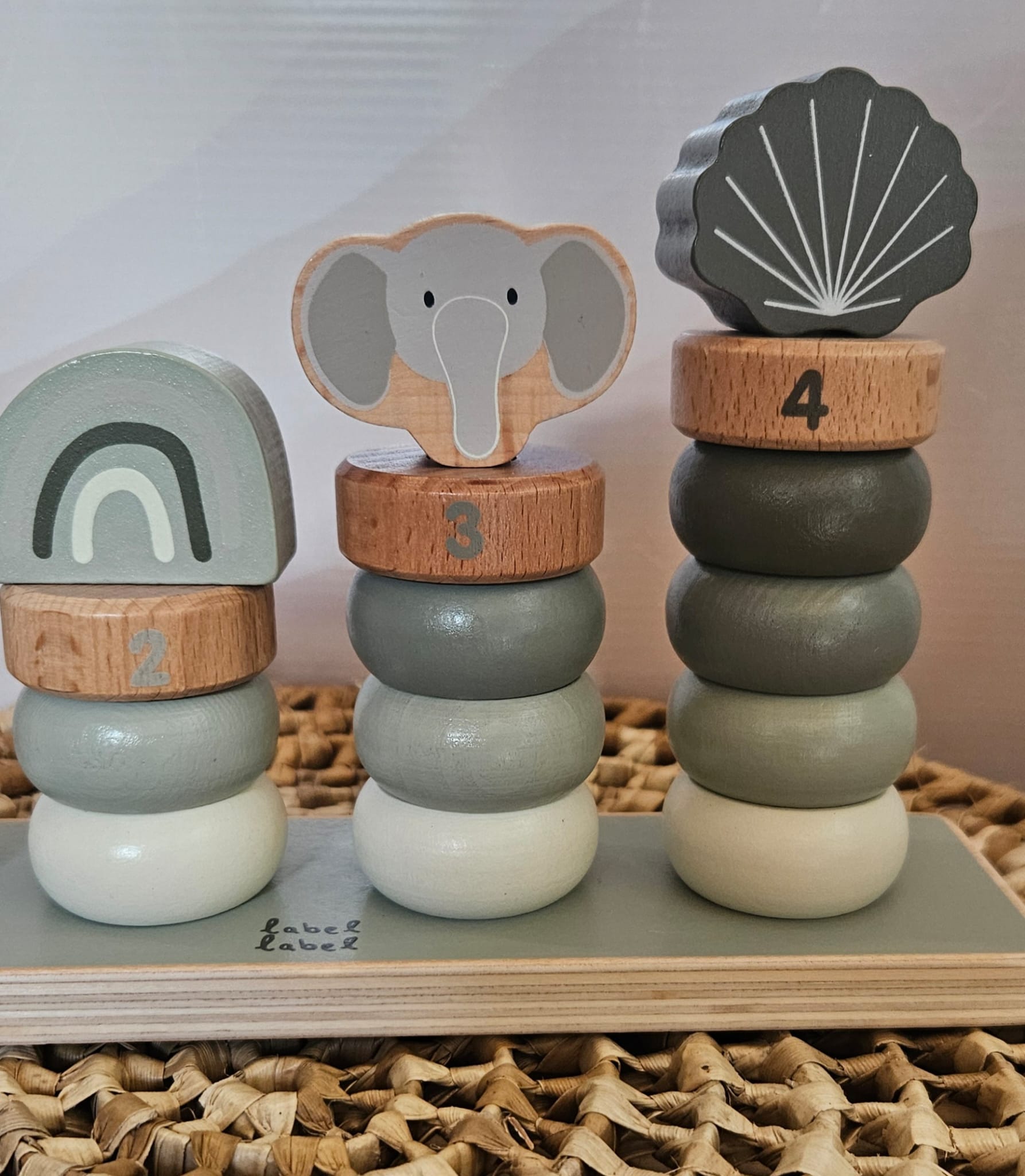 "Label Label'' houten nummer stapelaar olijf (met naam)