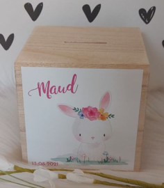 houten spaarpot met naam (en datum) en schattig konijntje