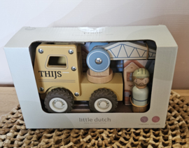 Little Dutch houten kraanwagen met poppetje  (met naam)