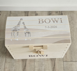 Houten speelgoedkist met naam Giraffen