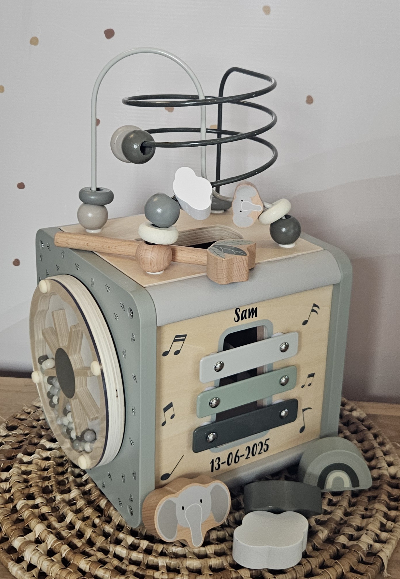 ''Label Label'' houten activiteitenkubus Olijf (met naam)