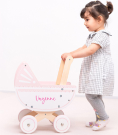 New Classic Toys poppenwagen met naam- roze