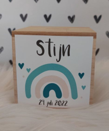 houten spaarpot met naam (en datum) regenboog mint