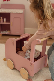 gepersonaliseerde Little Dutch houten poppenwagen roze