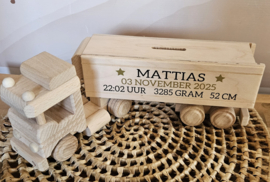 Houten vrachtwagen met oplegger SPAARPOT (met naam en gegevens)
