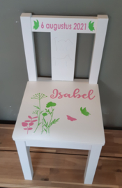 Stoeltje met naam en Veldbloemen