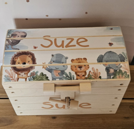Naturel houten speelgoedkist met naam 'Wildlife'