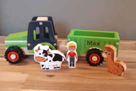 Houten tractor groen met aanhanger (met naam)